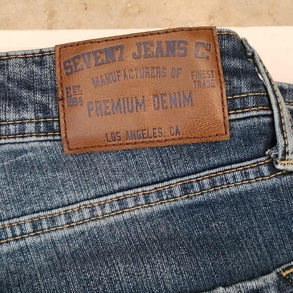 Seven7 Straight Fit Jean - Picture 6 of 6